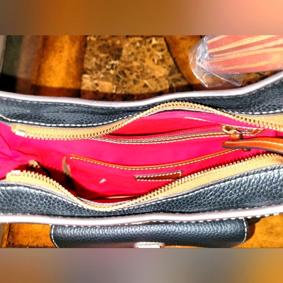 Dooney & Bourke NWT Black shoulder bag - Picture 14 of 14